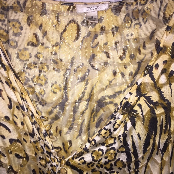 COPY - Casual Cache' brand top - Picture 2 of 4